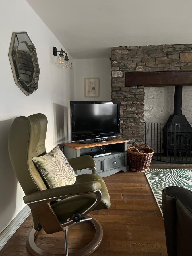 Cilhendre Holiday Cottages - The Dairy Swansea Buitenkant foto